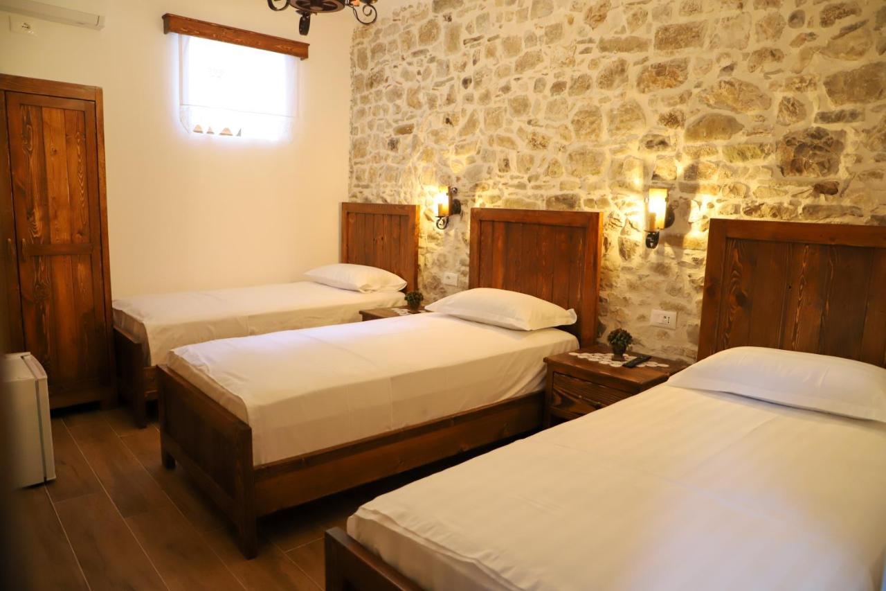 Koroni Boutique *