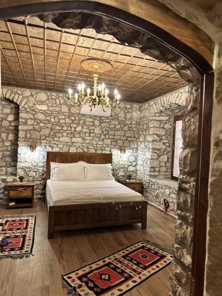 Koroni Boutique *