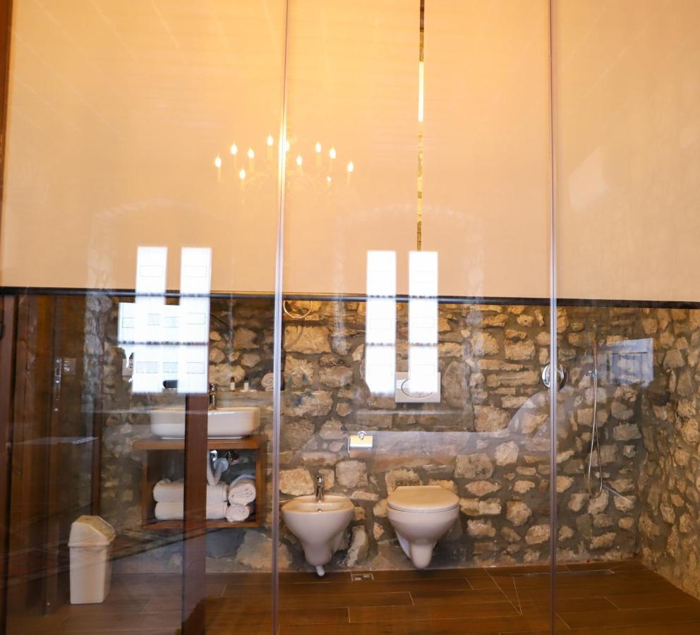 Koroni Boutique * Berat