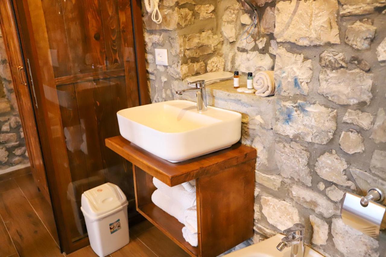 Koroni Boutique * Berat